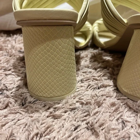 Dolce Vita Altin Stella Slip On Block Heels In Butter Yellow - Picture 8 of 9